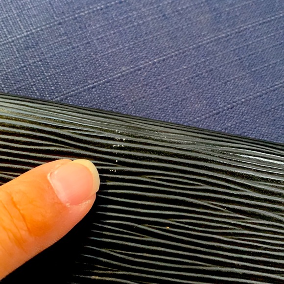 Louis Vuitton Black wallet. Comes with box, dust bag and paper - Picture 11 of 12